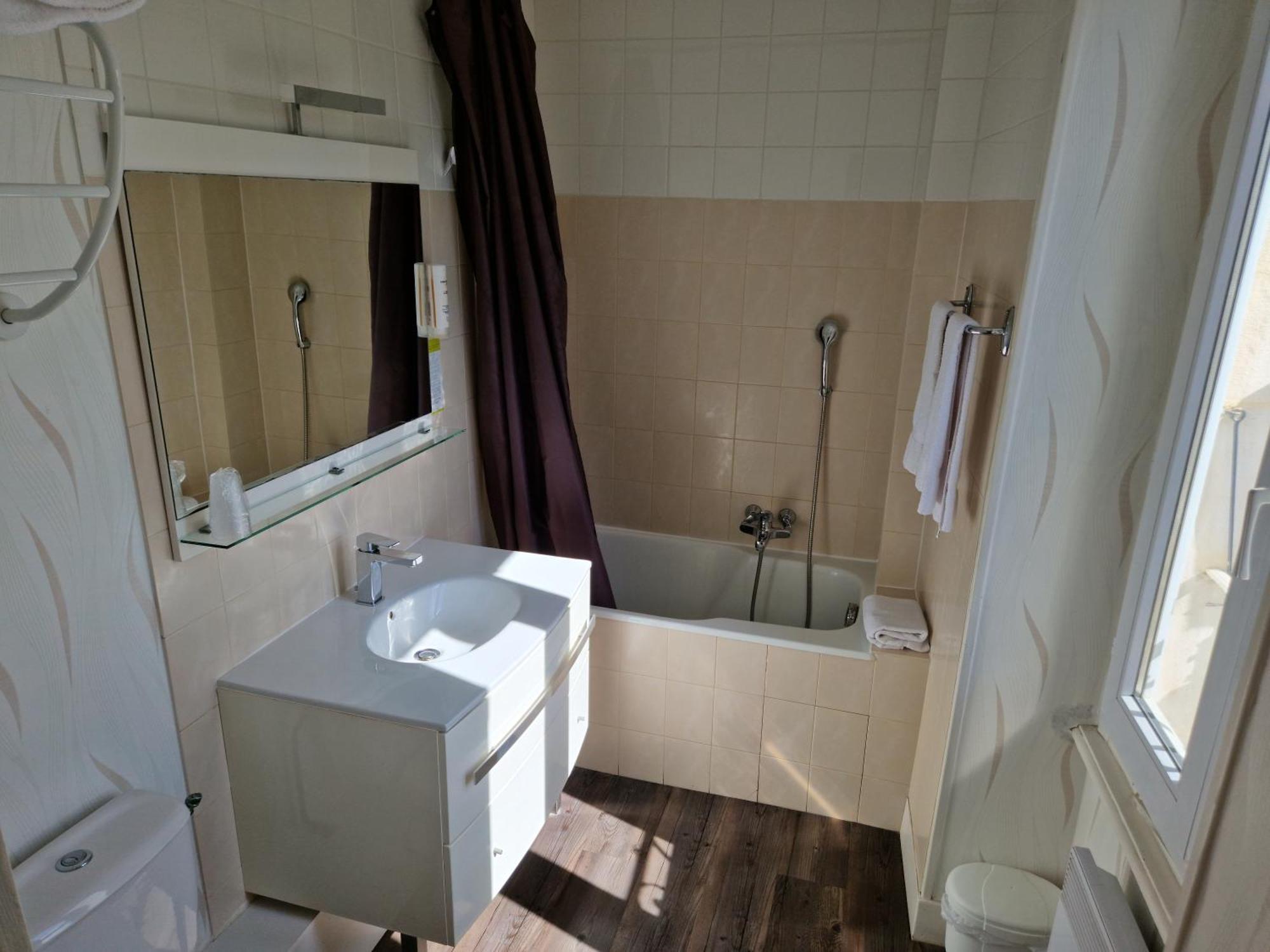 Hotel De La Ferte Chagny  Zewnętrze zdjęcie