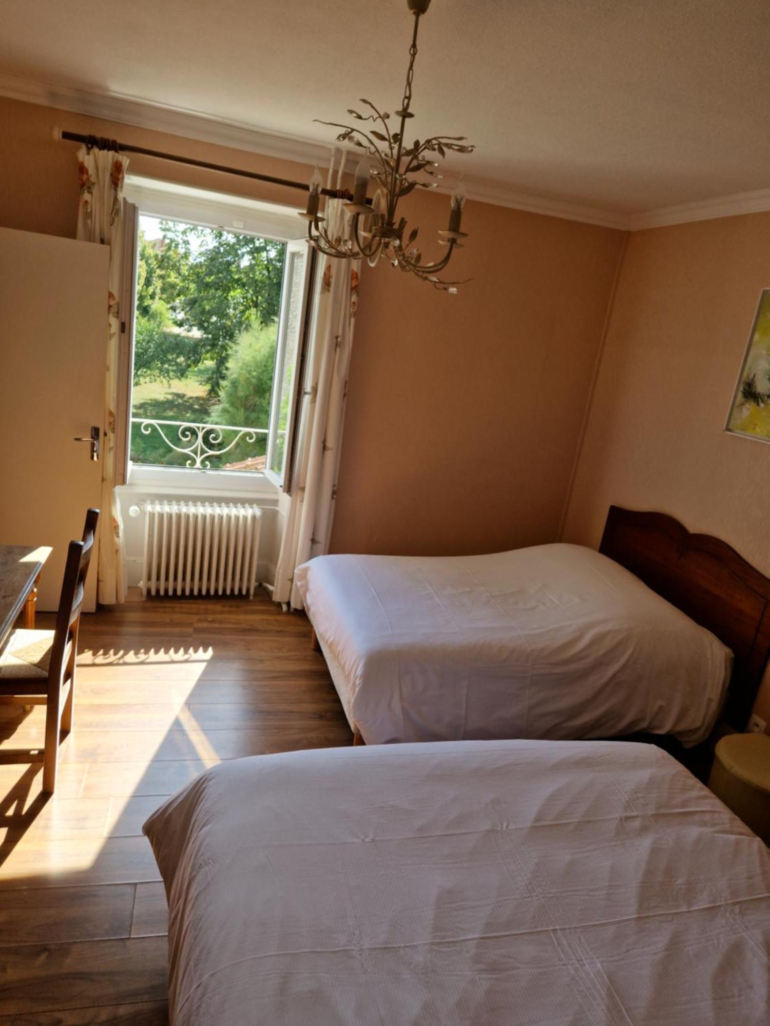 Hotel De La Ferte Chagny  Zewnętrze zdjęcie