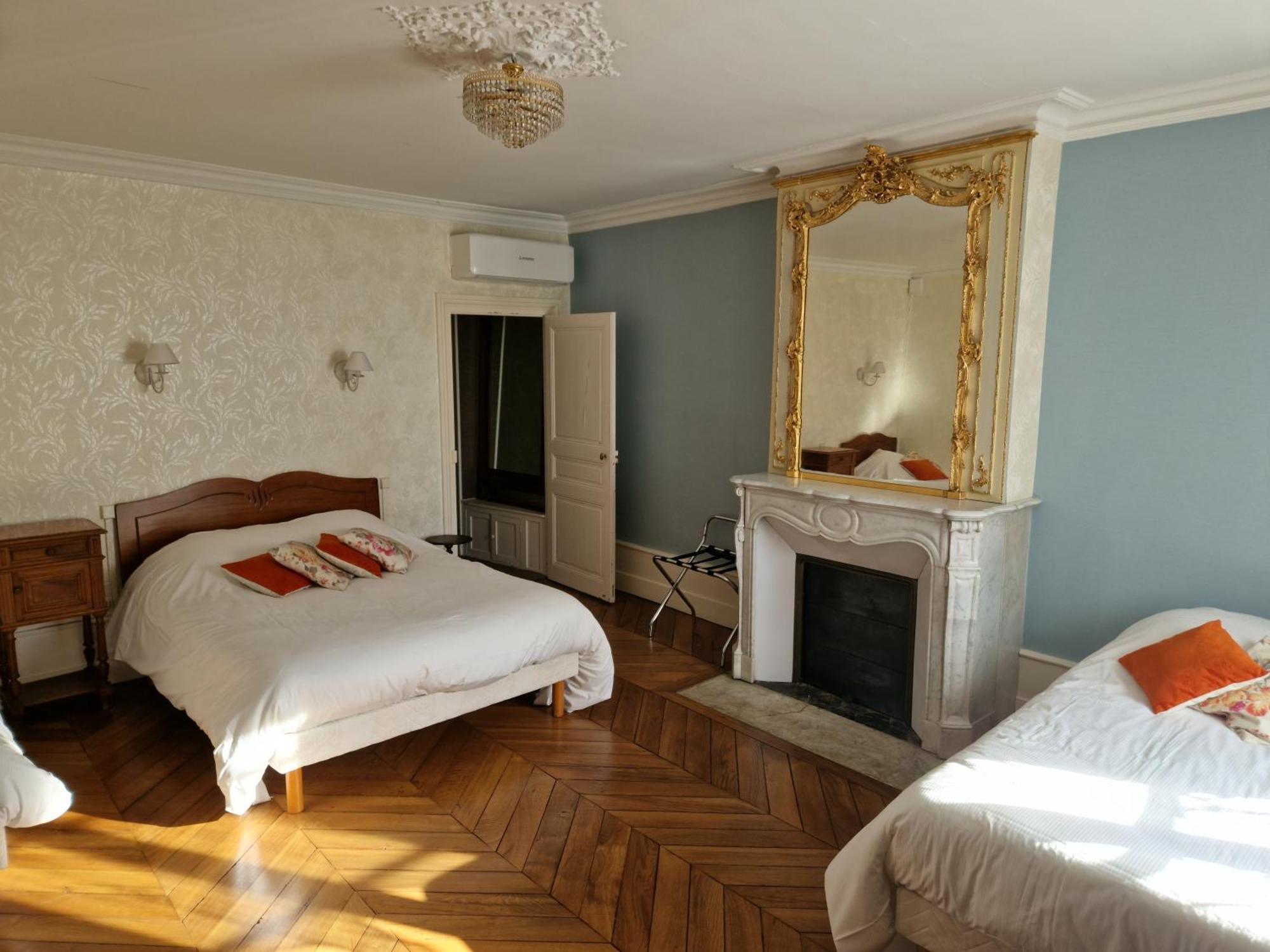 Hotel De La Ferte Chagny  Zewnętrze zdjęcie